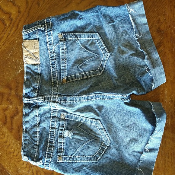 Shorts - Picture 3 of 3